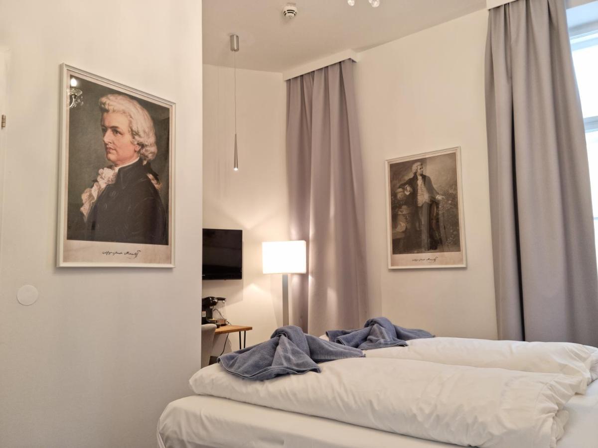 Pension Mozart - Newly Renovated Hotel Vienna Room photo